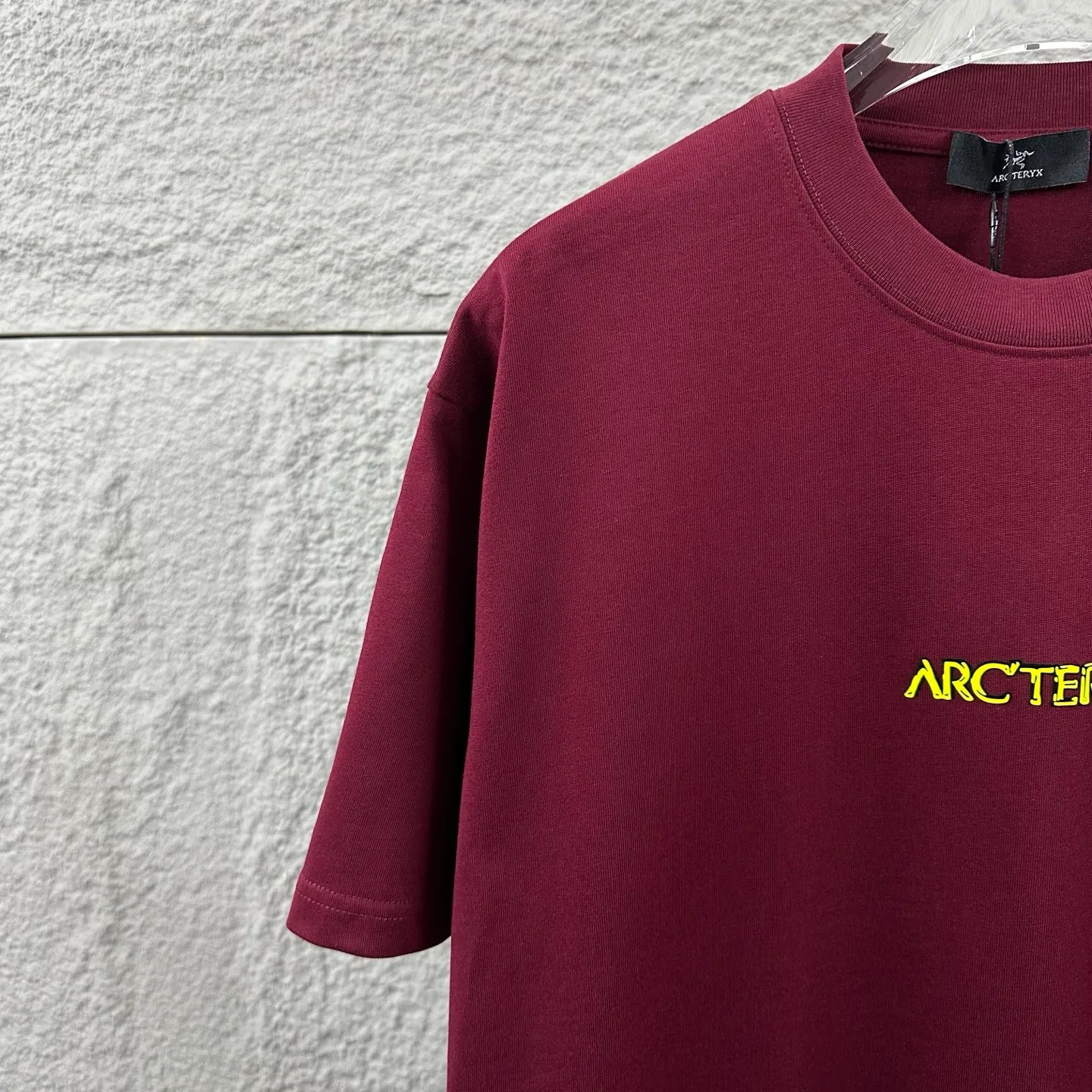 ARC'TERYX* * 2026 New Arrival Classic + T Same Style ：Black White Red Size： S （90-130 ） M （120-150 ） L （140-165 ） XL （160-180 ） XXL （180 ）